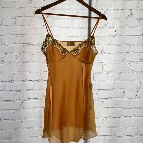 Vintage yellow slip dress by Duloren - Picture 10 of 11